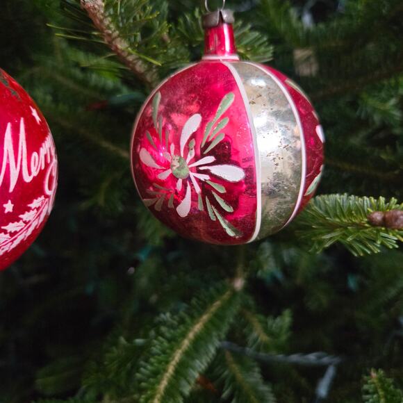 3 Vintage Glass Ornaments Shiny Brite plus Two Other - Picture 4 of 10